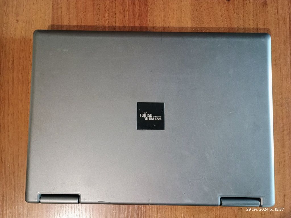 Продам Fujitsu Siemens v5535 в робочому стані