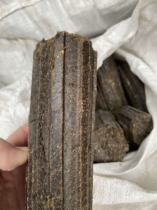 Топливные брикеты/Паливні брикети в мішках. Дрова сосни в мішках