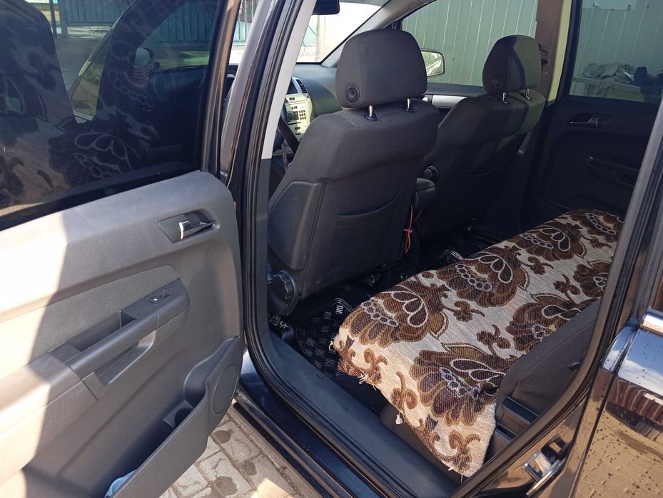 Опель зефіра 2010