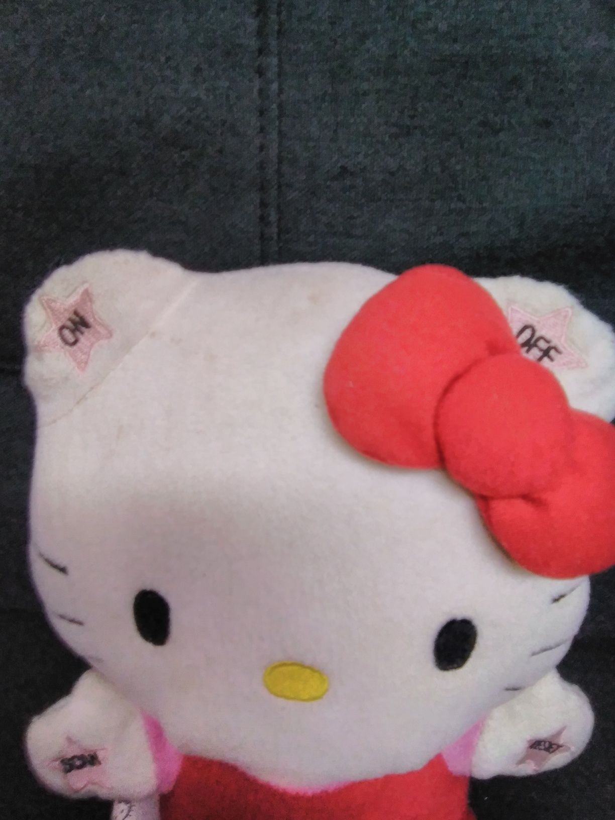 Rádio peluche da Hello Kitty.