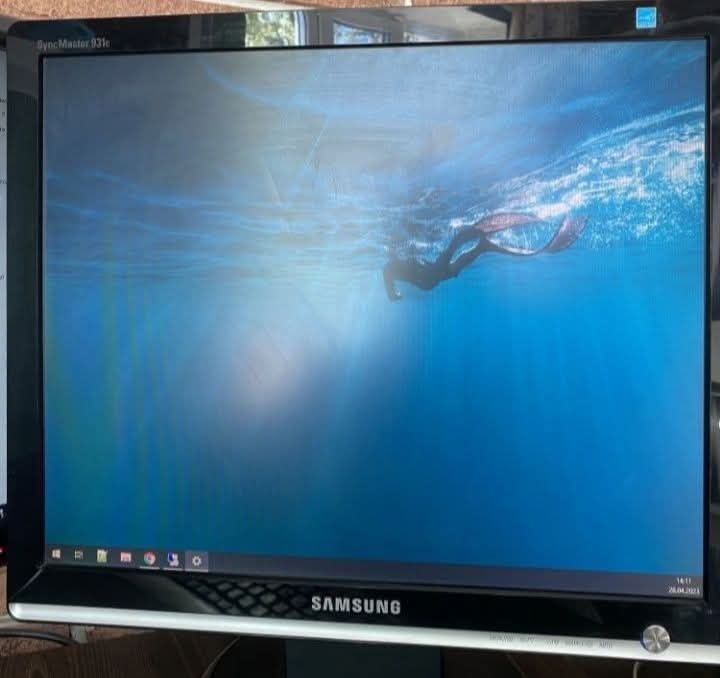 Монитор с пультом Samsung SyncMaster 931C LS19MEPSFV/EDC;