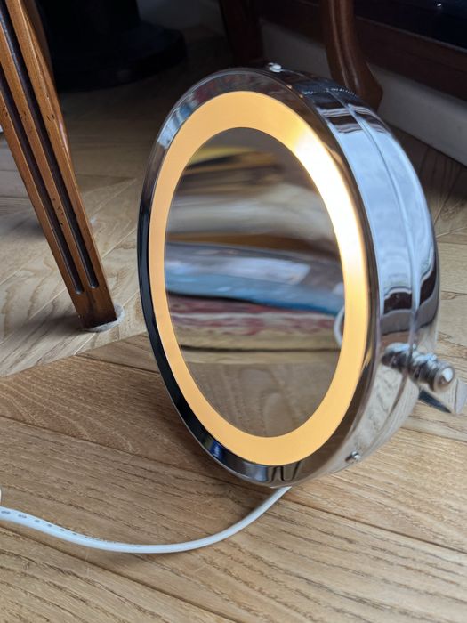 Lusterko do malowania delikatne światło z lekkim zbliżeniem