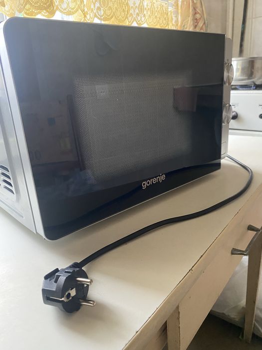 Продам мікрохвильову піч (НВЧ) Gorenje MO 17 E1S
