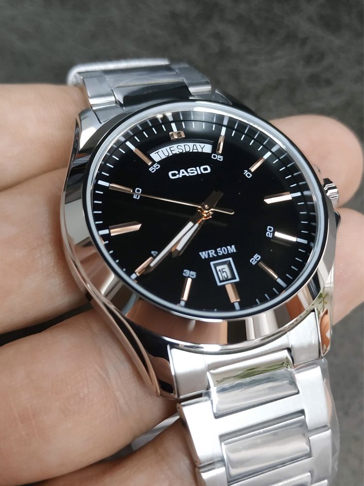 Годинник чоловічий Casio MTP-1370D-1A2 Оригінал Гарантія Часы Касио