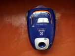 Пылесос Electrolux с мешком 1800W.