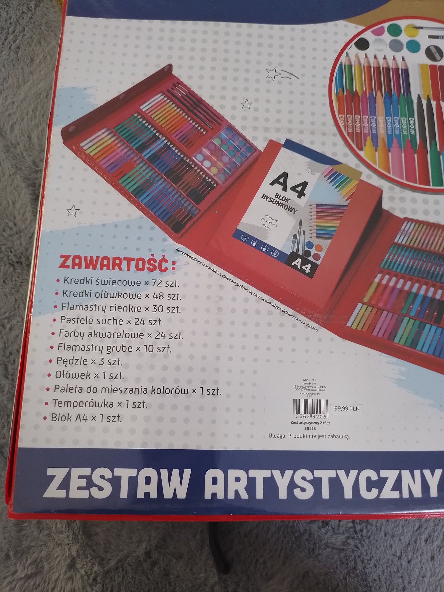 Zestaw artysty. Kredki, pisaki farby w waizcelizce