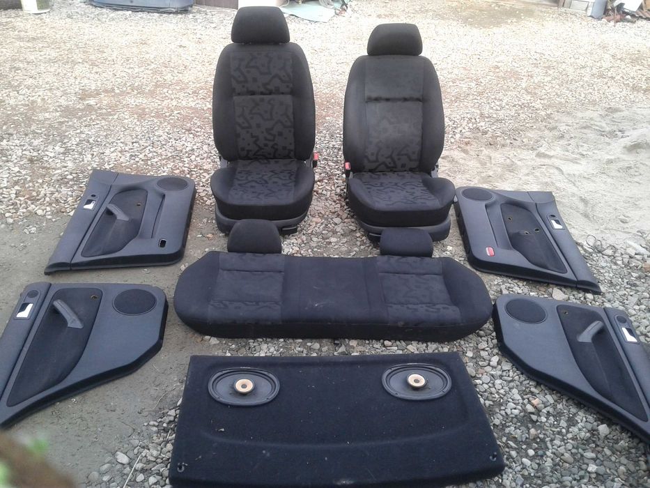 VW Golf 4 IV Tył Zderzak Lampa Prawa Lewa Złoty LA1U 5 Drzwi 5D