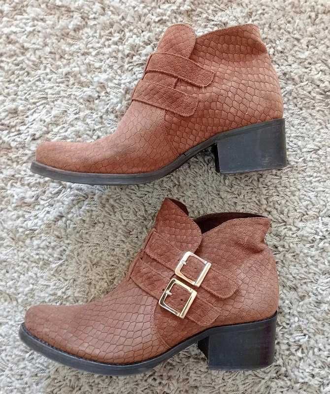 Botins em pele Camel