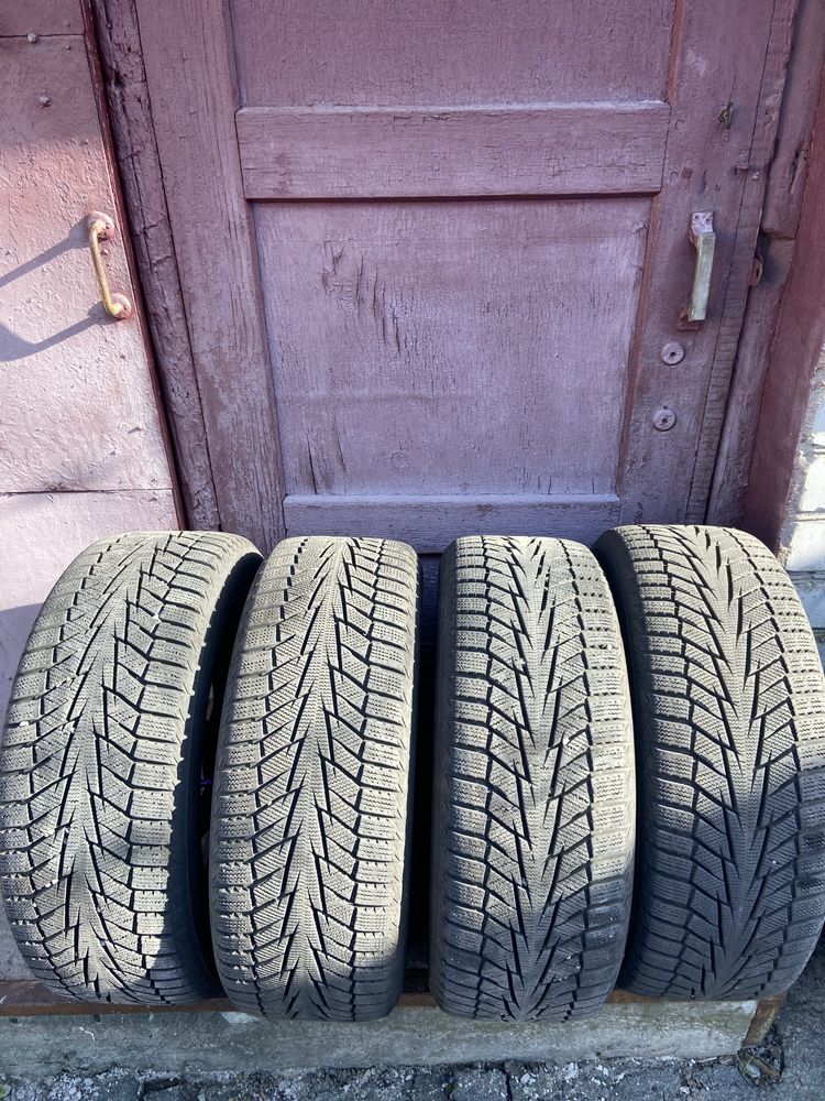 Резина зимова Hankook 225/50/17