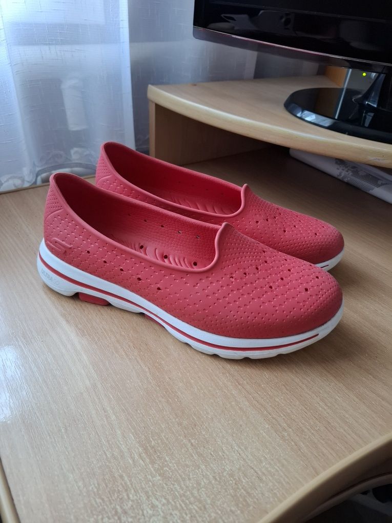 Мокасины слипоны кроксы "Skechers" 39 размер