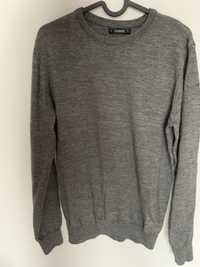 Szary sweterek 50% merino wool S