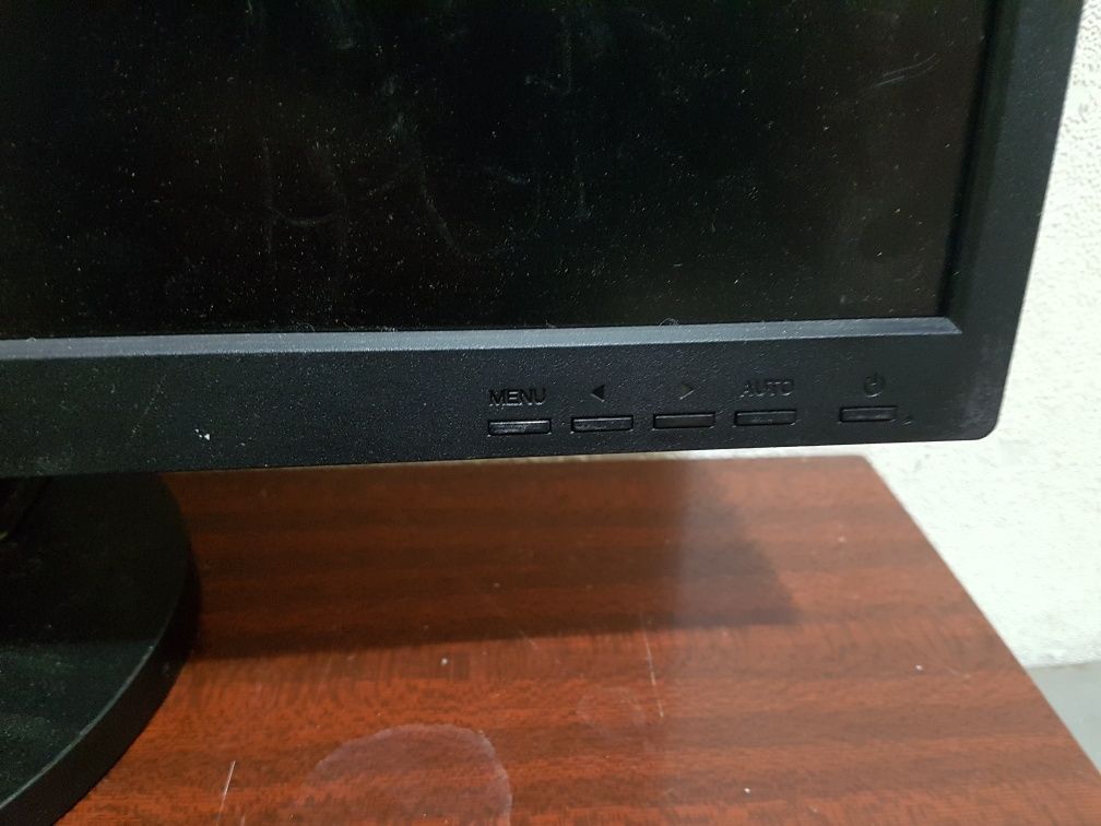 Продам монитор 24 дюйма Lenovo