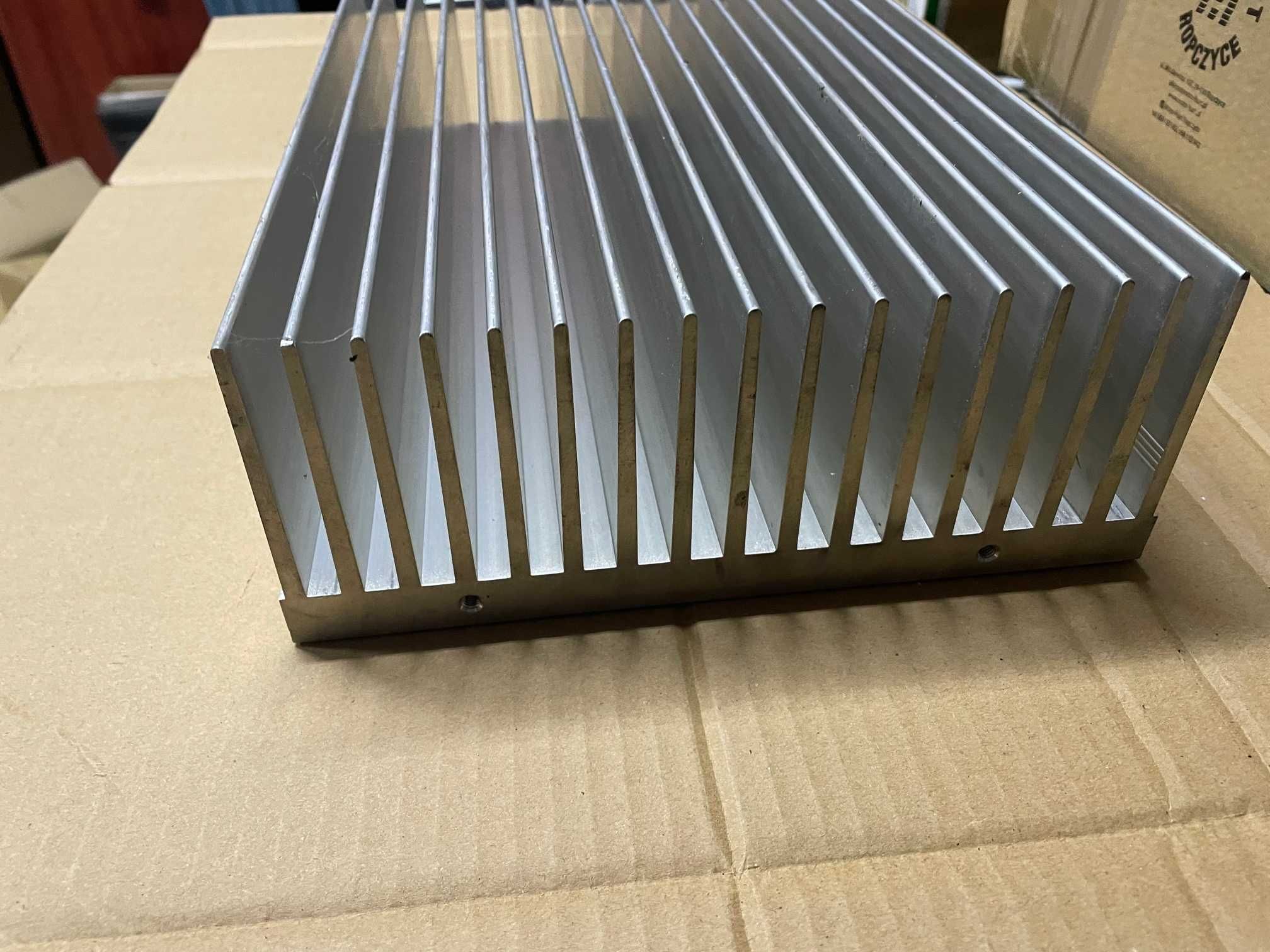 Radiator aluminiowy L 310 W215 H85