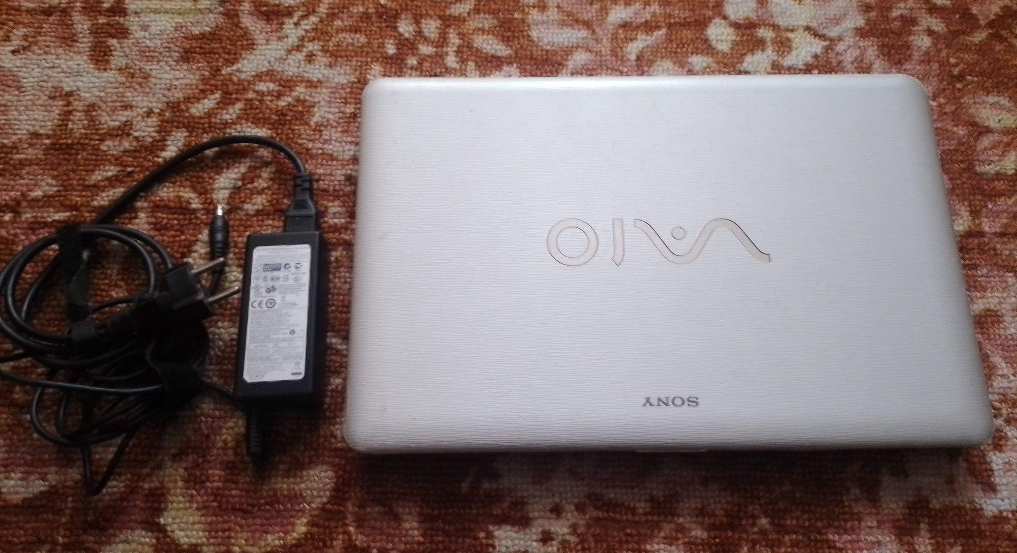 Ноутбук Sony VAIO, model PCG-7186M.