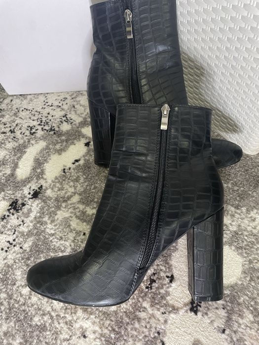 Ботинки prettylittlething 39 розмір