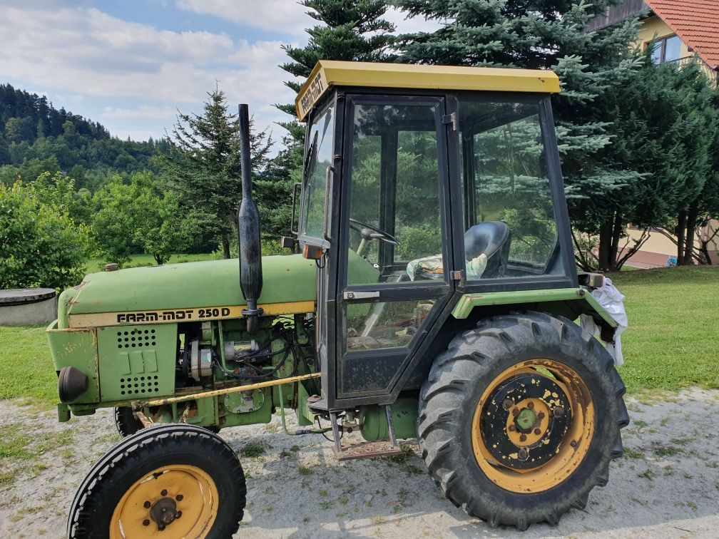Farm-mot 250 D jak C-330/328 I T-25