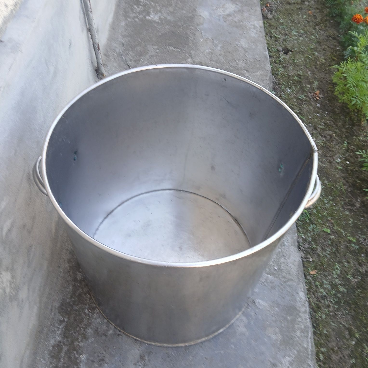 Продам алюмінієві каструлі і з нержавійки,чайник,гусятниці.