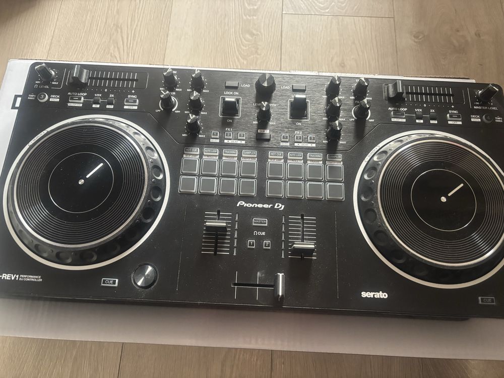 Kontroler DJ Pioneer DJ DDJ-REV1 Nowy- Gwarancja