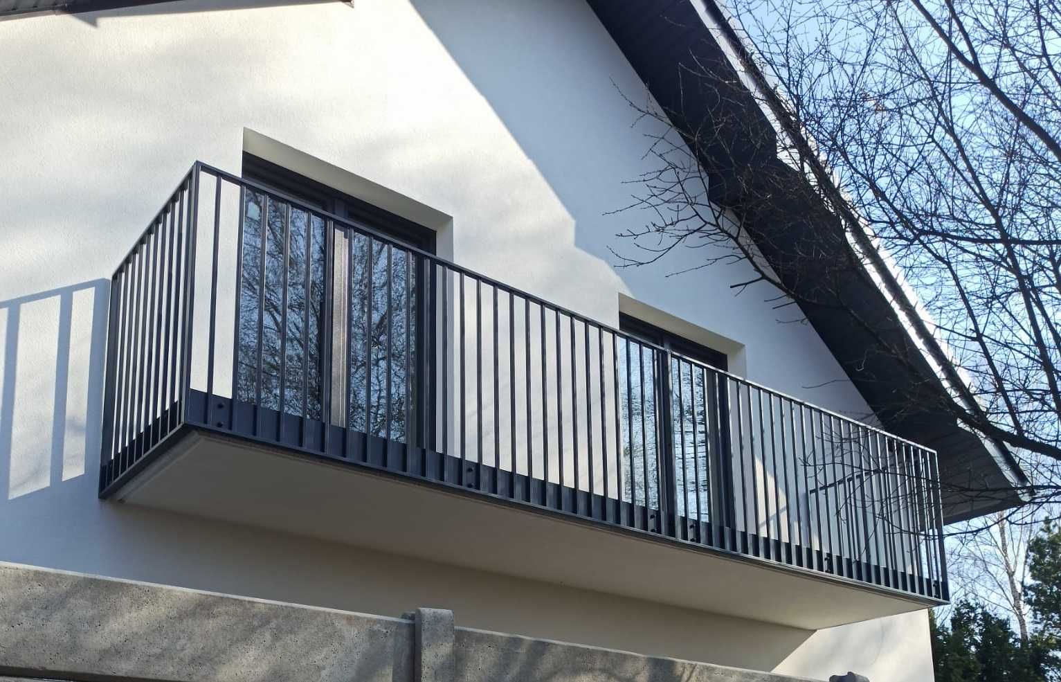Balustrady szklane malowane proszkowo panelowe balkony ocynk barierka