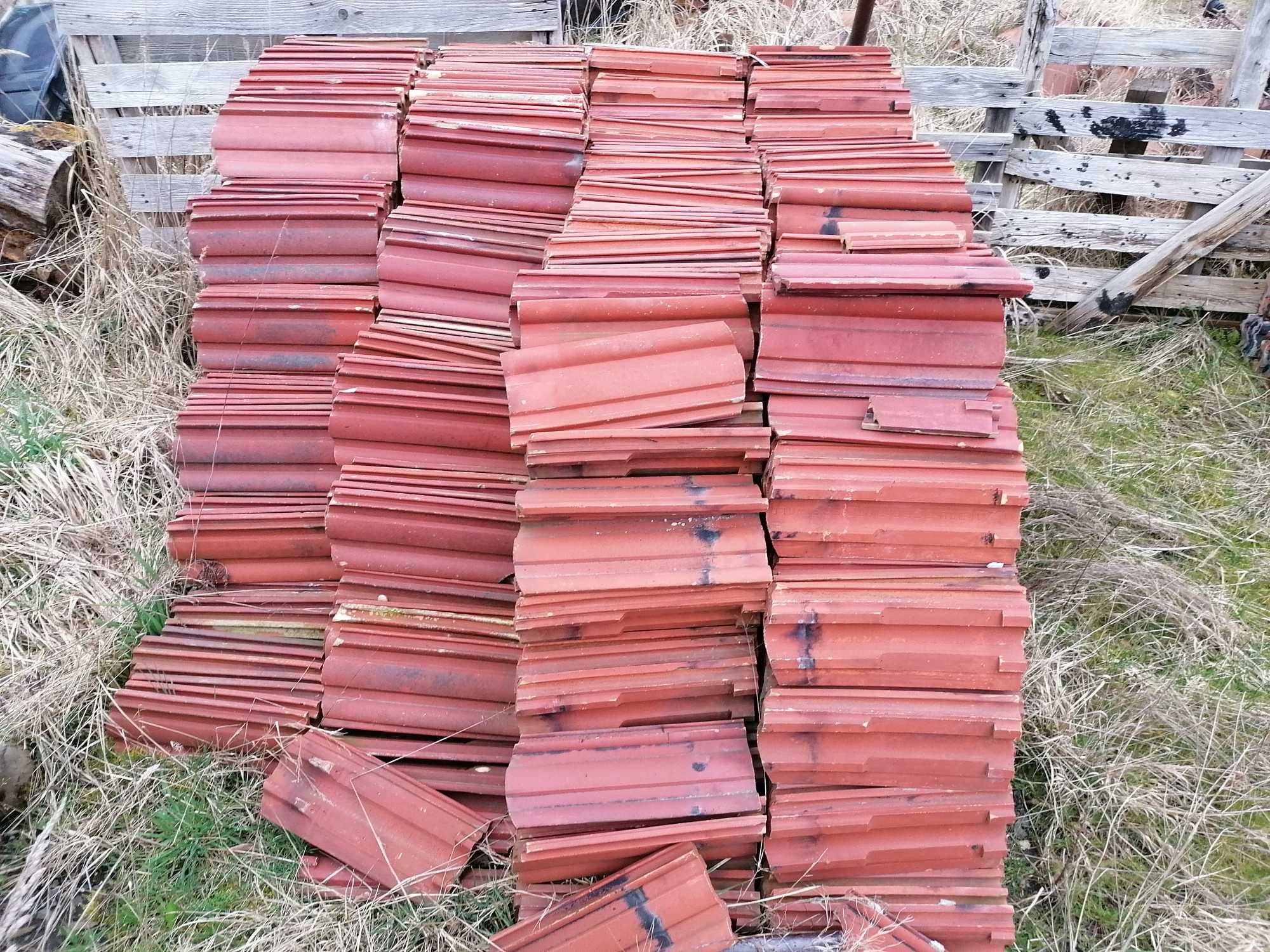 Dachówka zakładkowa ciągniona z demontażu. Stara zabytkowa ceramiczna