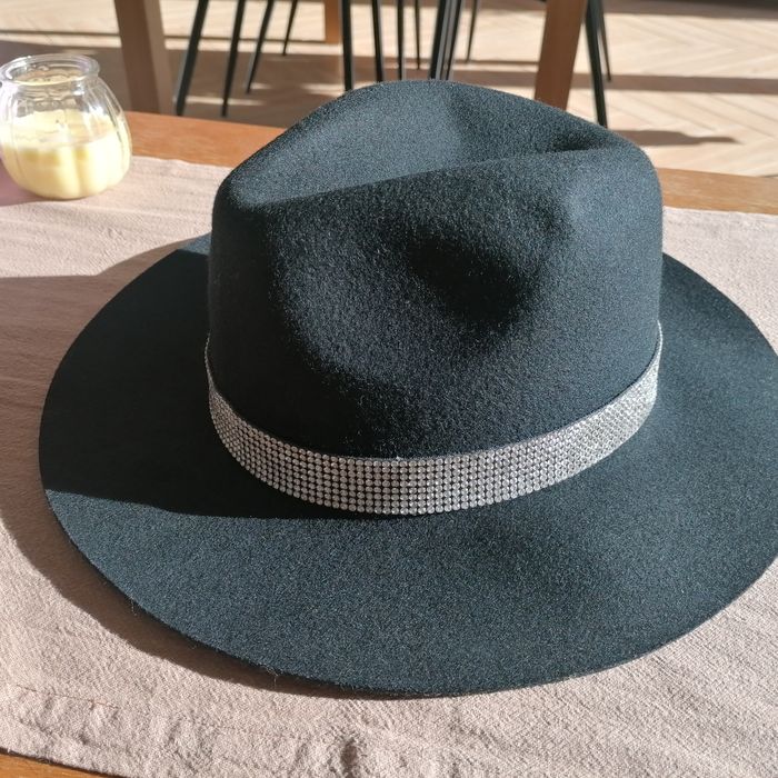 Kapelusz czarny damski