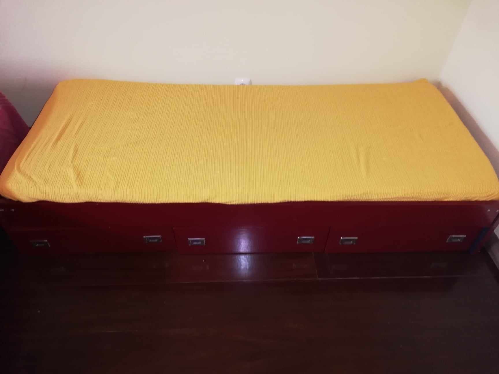 Cama de solteiro