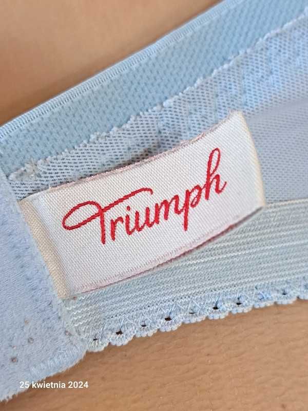 błękitny biustonosz Triumph 90E