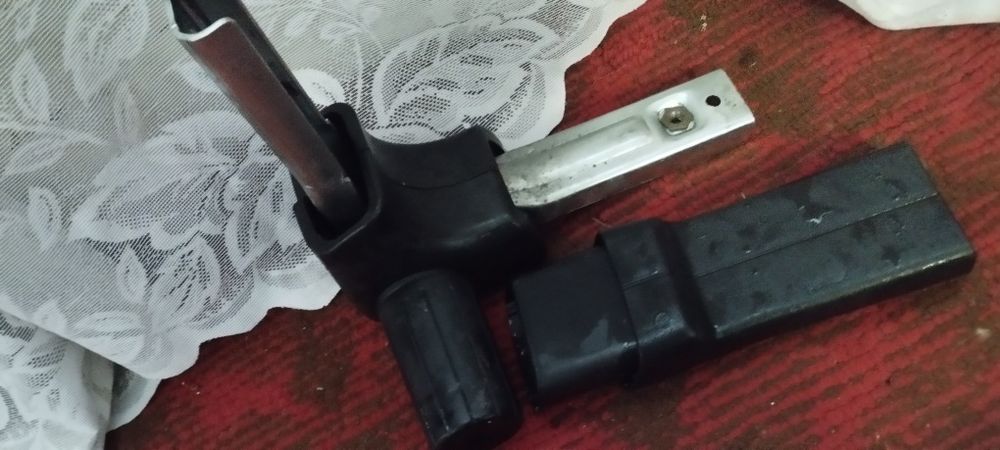 Подлокотник кресла офисного