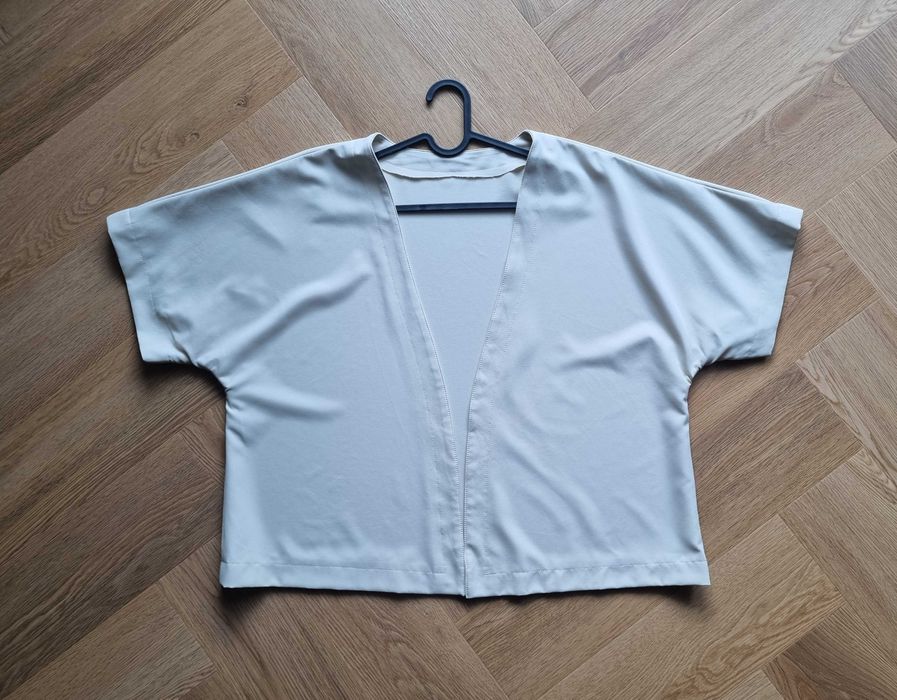 Damska marynarka szeroka narzuta kimono bluza beżowa