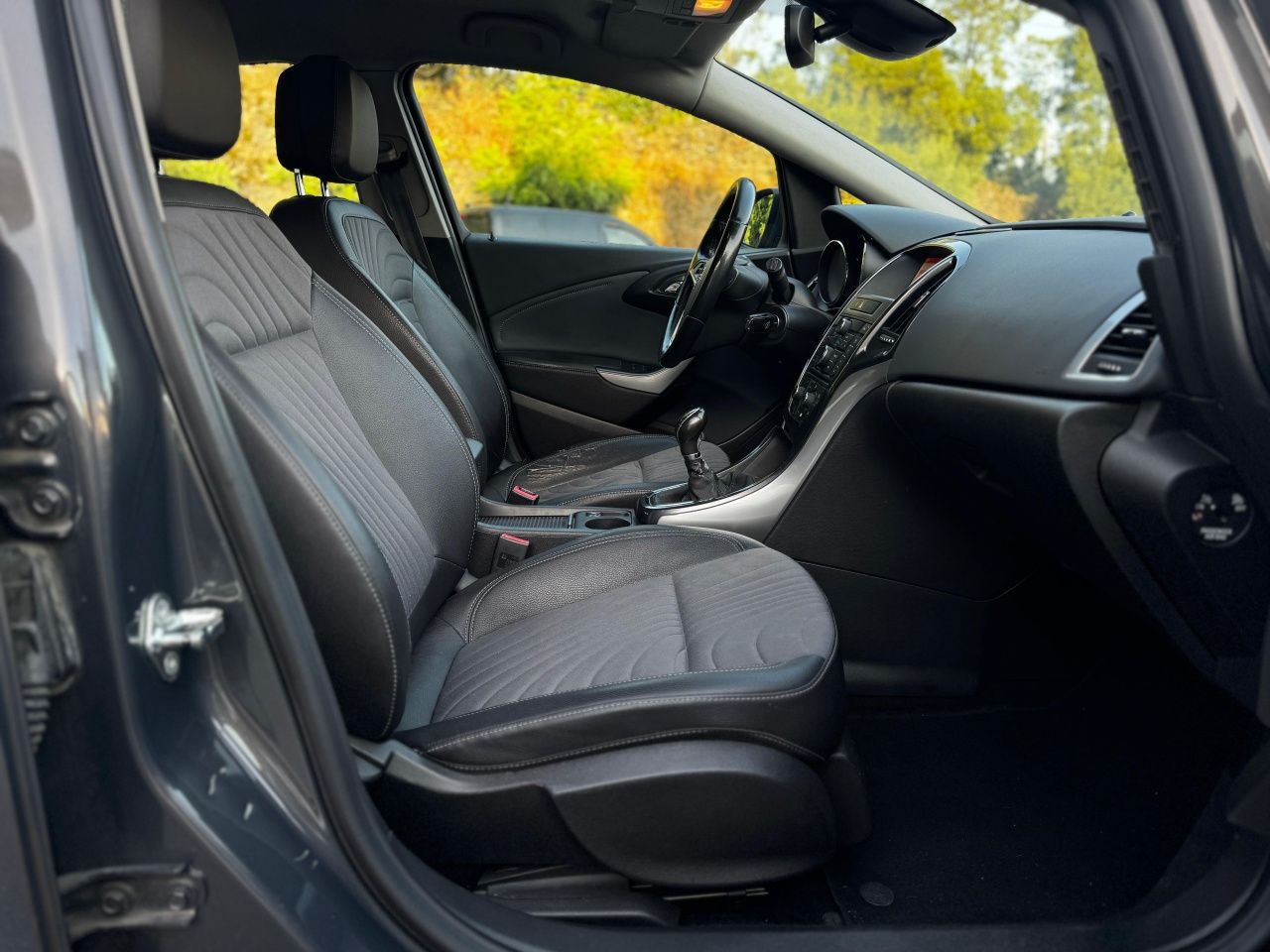 Opel Astra 1.6cdti executive 2014