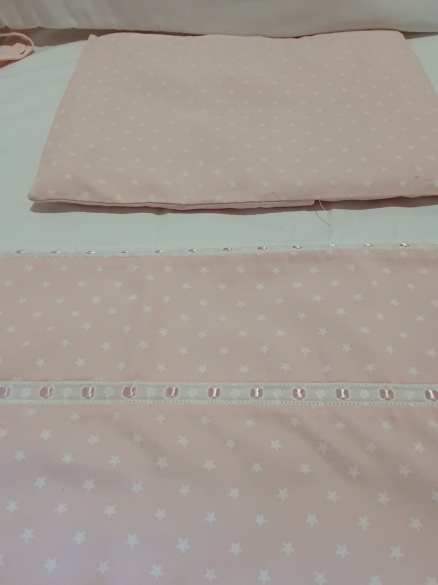 Vendo edredon, resguardo e fronha para berço de bebe