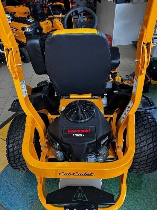 CubCadet Zero Turn XZ8 S122 Ultima traktor ogrodowy Dostępny od ręki!