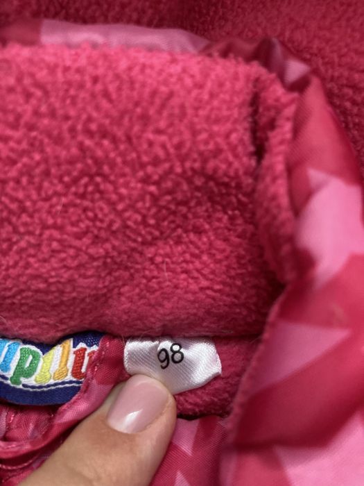 Куртка на дівчинку 98 розмір.