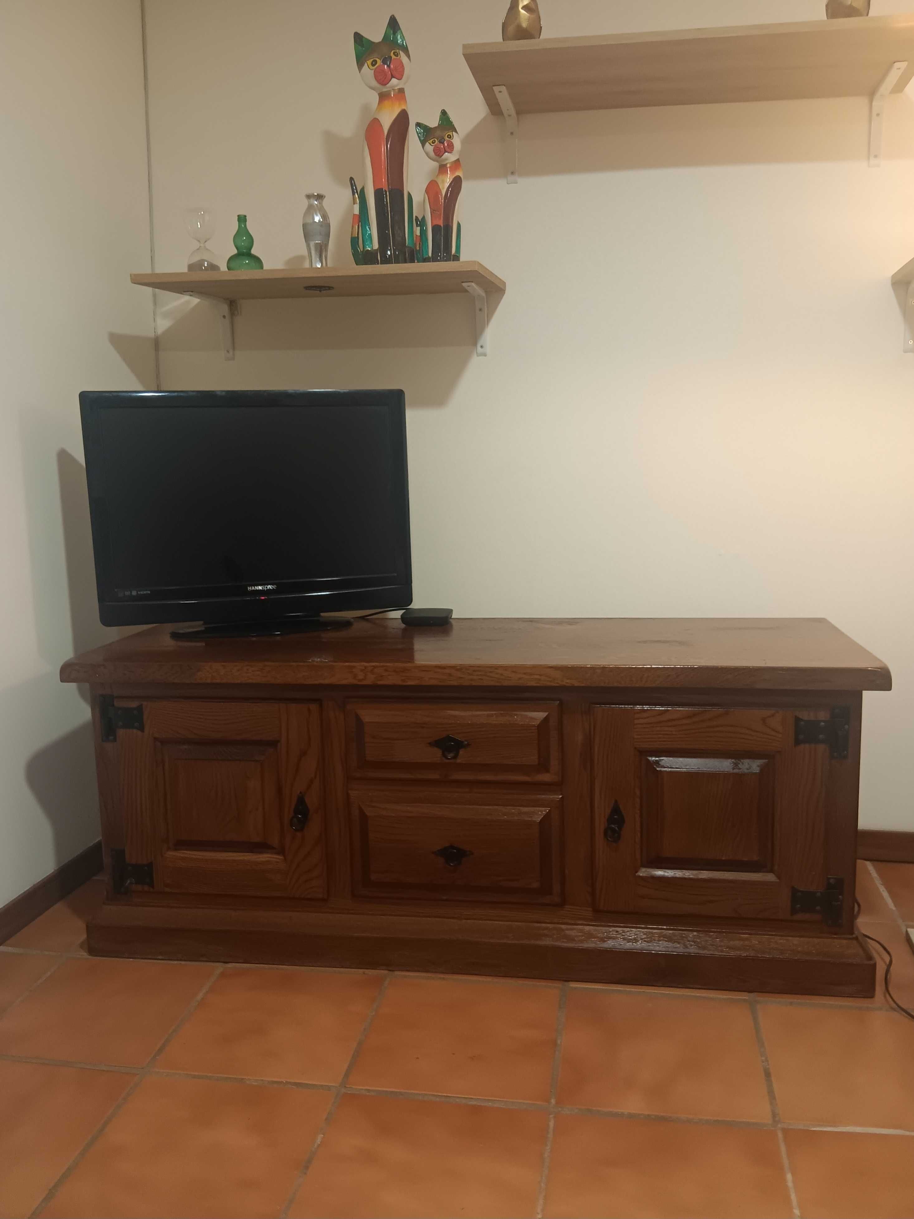 Móvel de Sala em Madeira Maciça