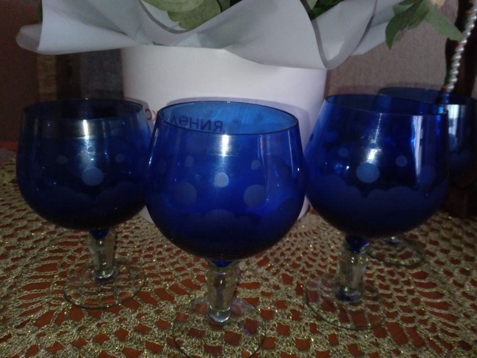 Синие фужеры продаются