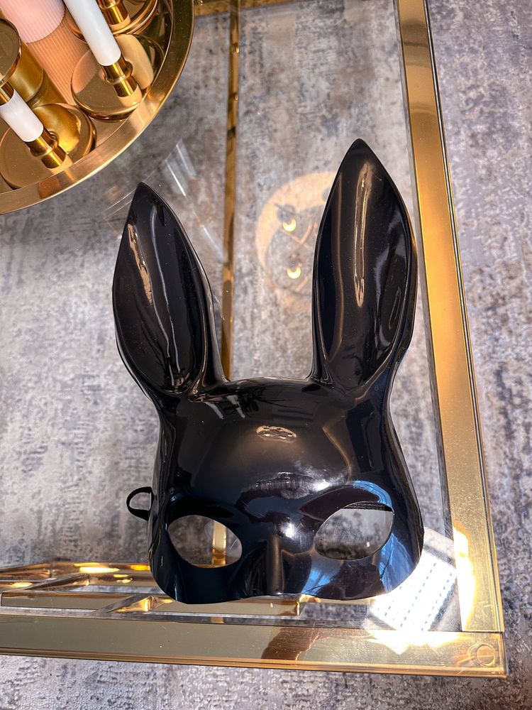 Maska czarna zająć zajączek Hellowen stojąca plastikowa seksowna uszy