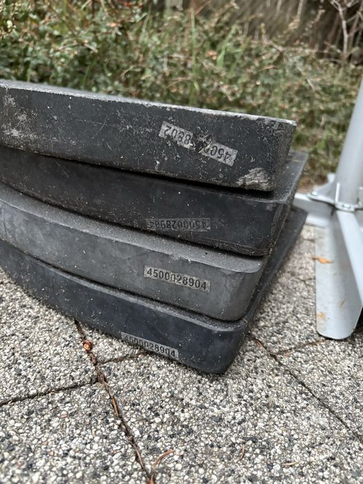 Obciążnik do parasola 20 kg  2 sztuki