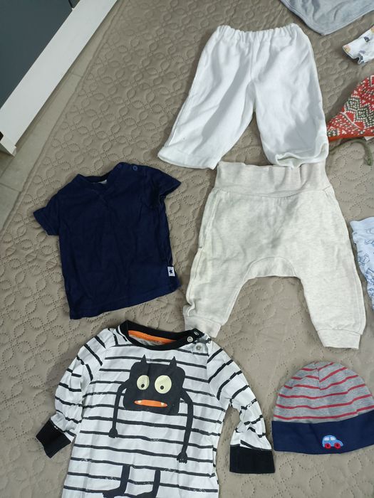 Zestaw ubranek niemowlecych