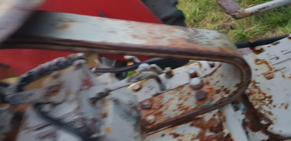 Ursus C-325, C-328, C-330 Sidzenie kierowcy, siodło na sprężynie