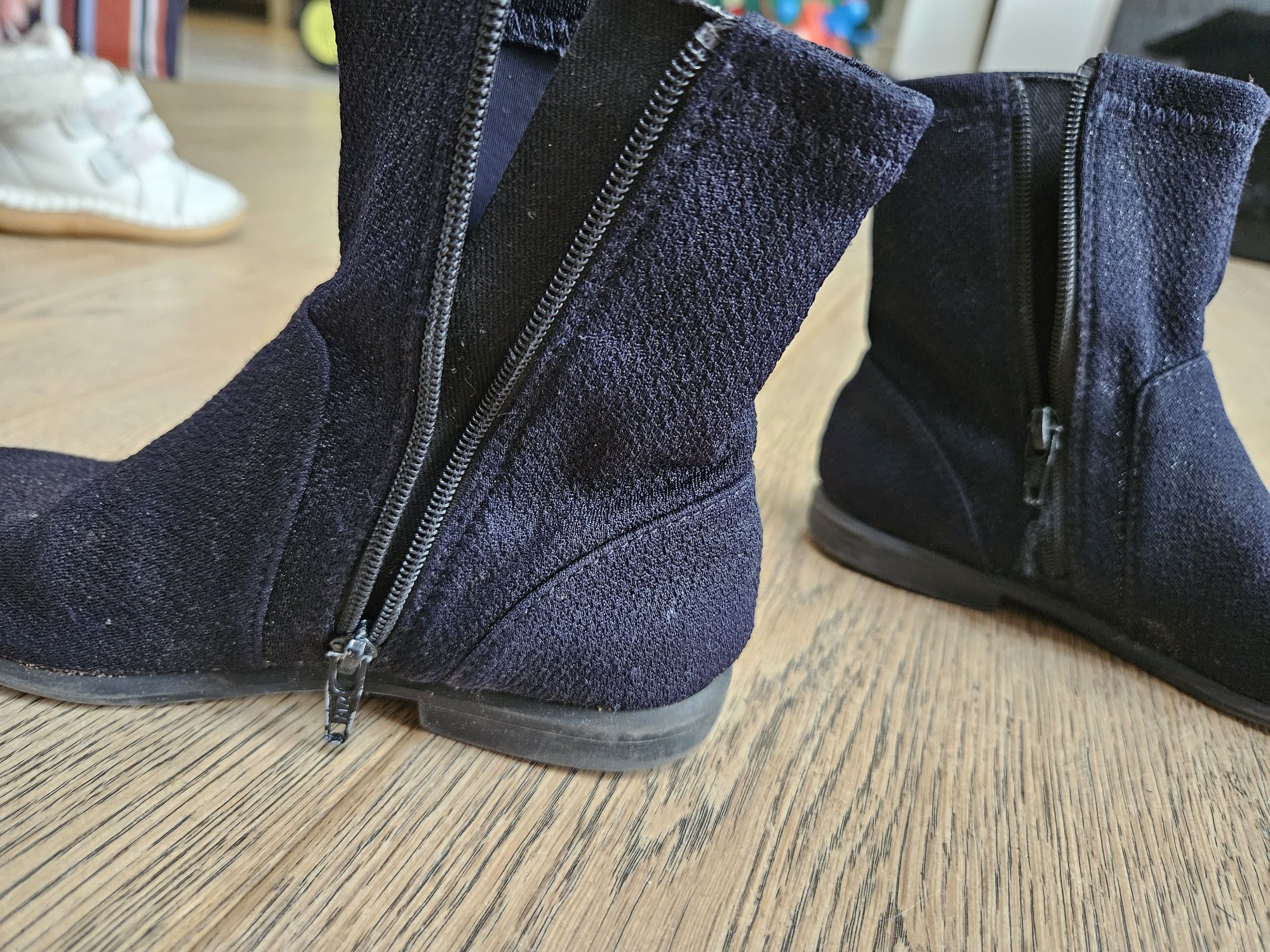 Botki wiosenne Zara Girls 27, wkładka 17 cm granatowe mieniące się bro