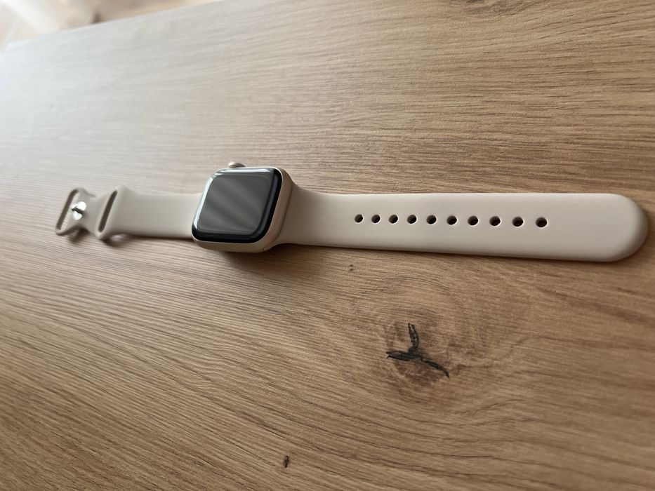 Apple Watch Series 8 – 42 mm + оригінальна коробка