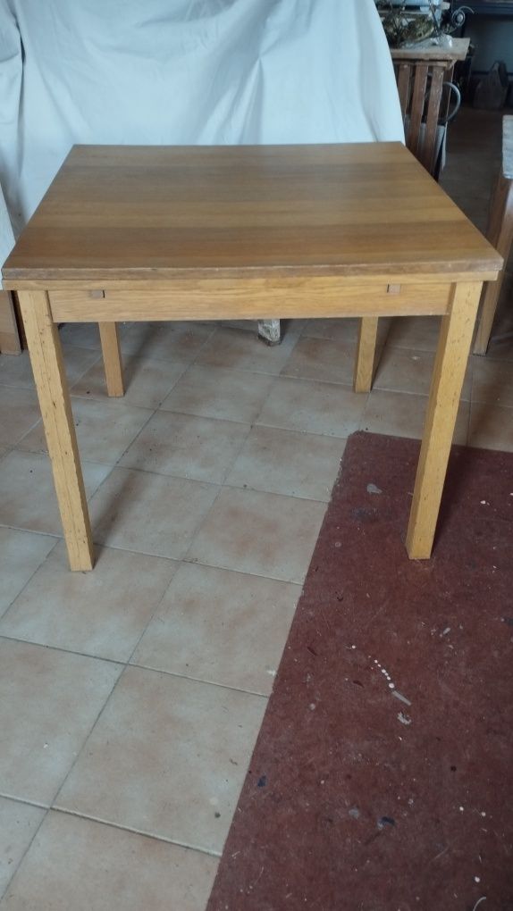 Mesa de Jantar com cadeiras