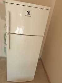 Холодильник Electrolux СТ 235.