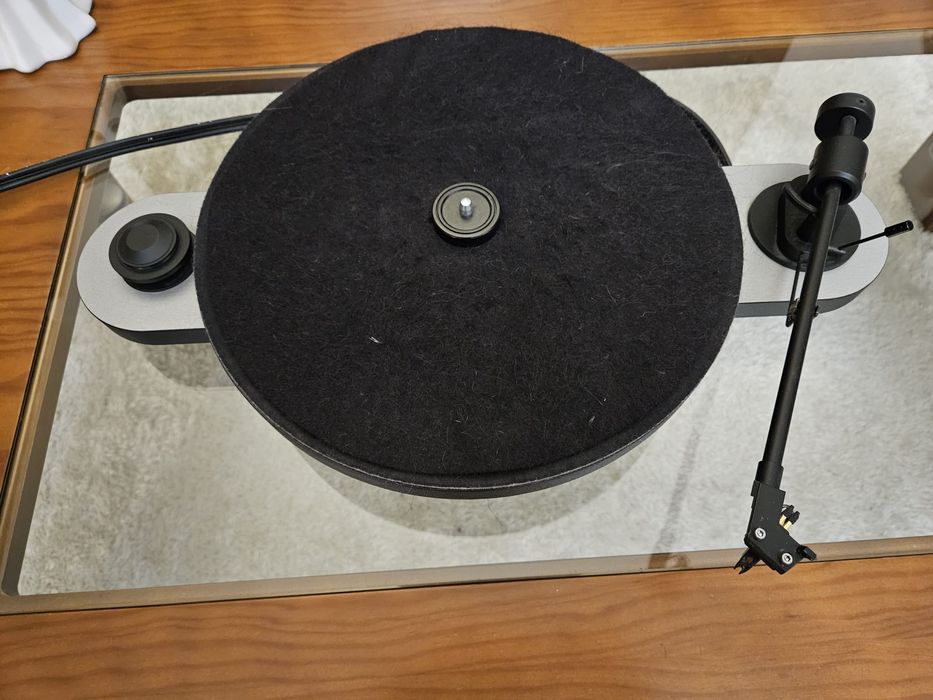 Gira discos+ amplificador + colunas