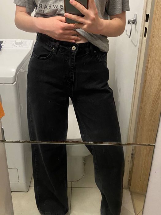 Джинси чорного кольору