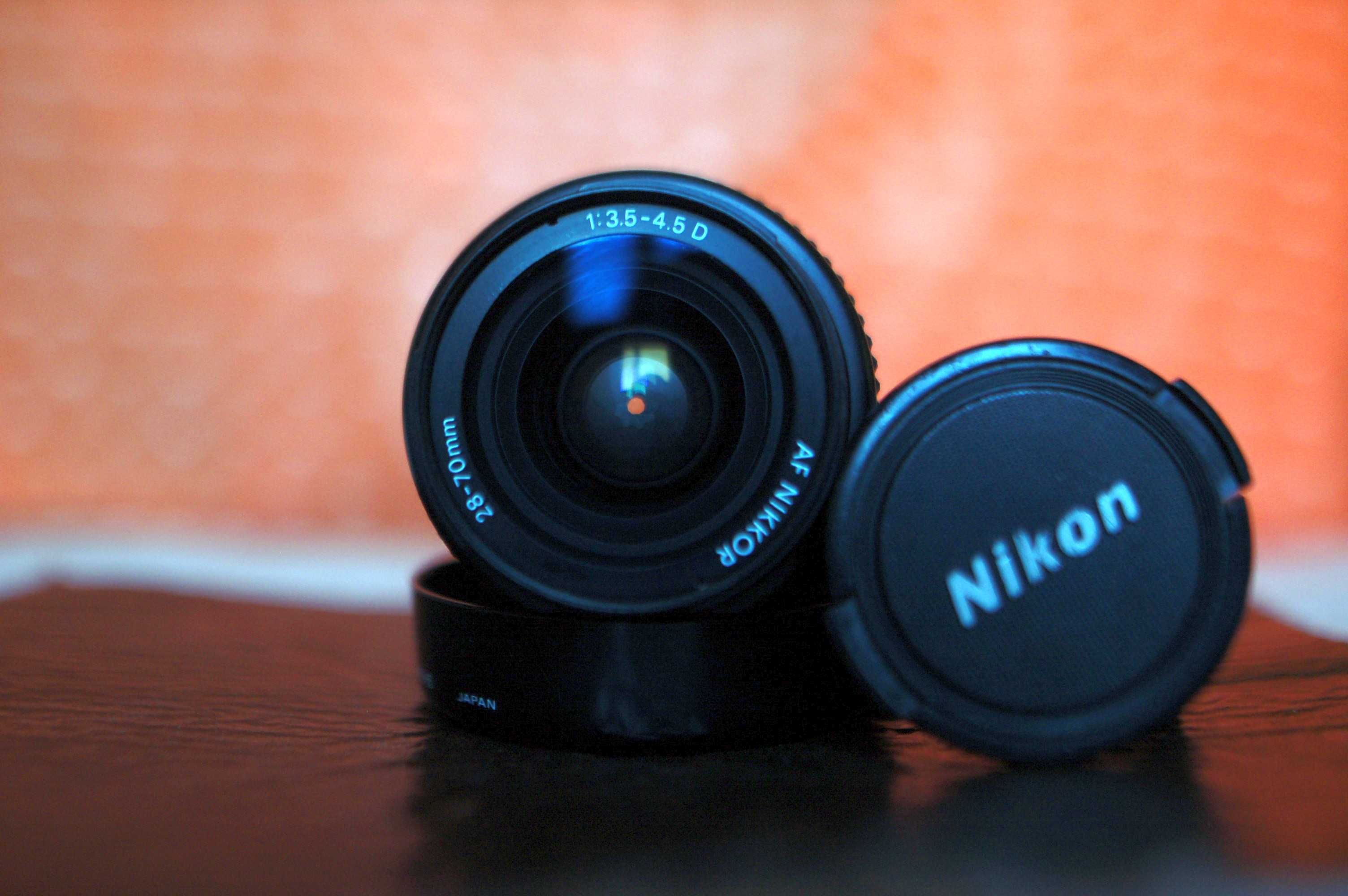 Продам тільки об'єктив FX, DX nikon af 28-85d nikkor без фотоапарату