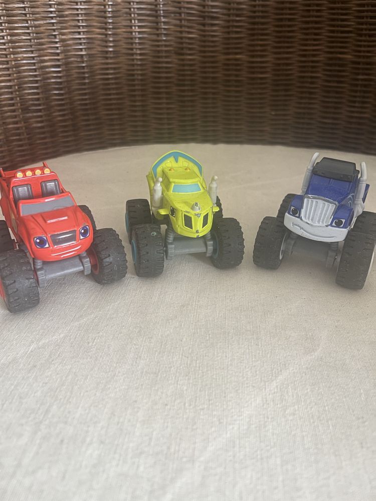 Carrinhos Monster Machine 3 unidades