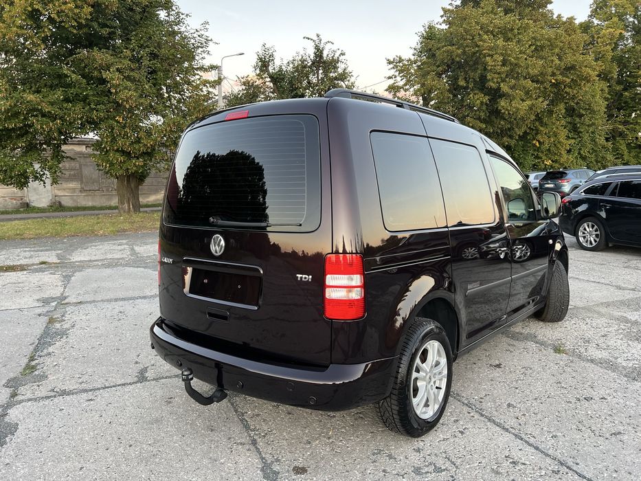 VW Caddy 1,6 diesel rok 2011 UNIKATOWY KOLOR