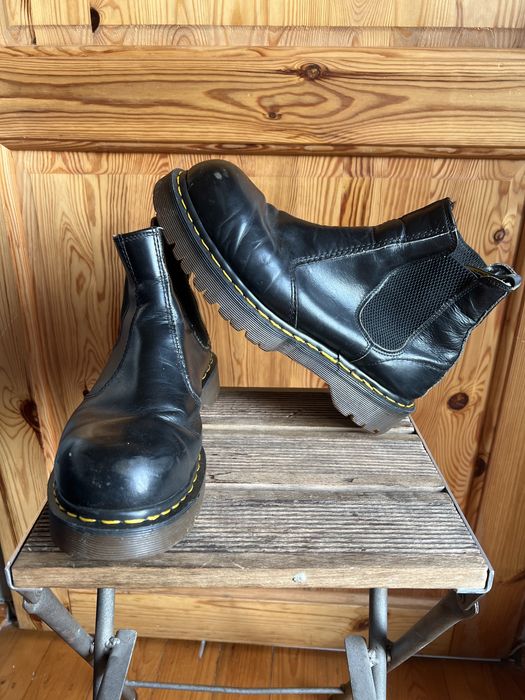 Sprzedam buty sztyblety firmy Dr Martens rozmiar 8 (42) wewbatrz 26.5