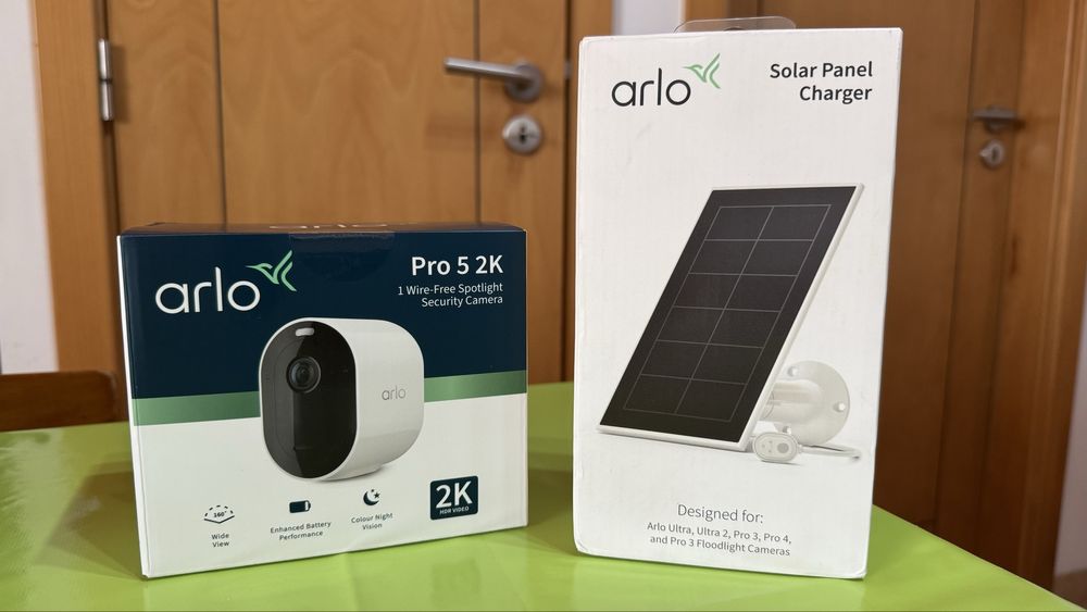 Camera vigilância Arlo Pro 5 + Painel Solar